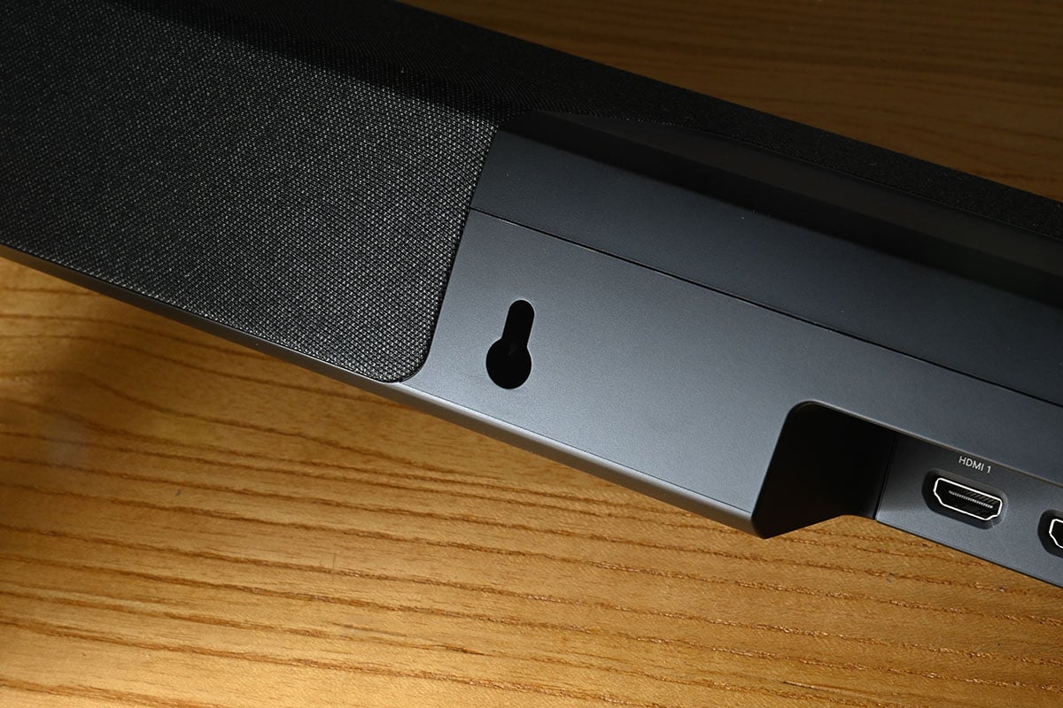 Polk Audio 的 Soundbar 系列由入門到高階的選擇都相當豐富，今次測試的 MagniFi MAX AX SR 則是 Polk 最新的旗艦型號，有齊專利 SDA 技術、向上發聲單元、無線後置、10 吋超低音，提供 7.1.2 聲道的 Dolby Atmos 音效輸出，規格和功能都相當全面，而售價也只需 7,000 元左右。