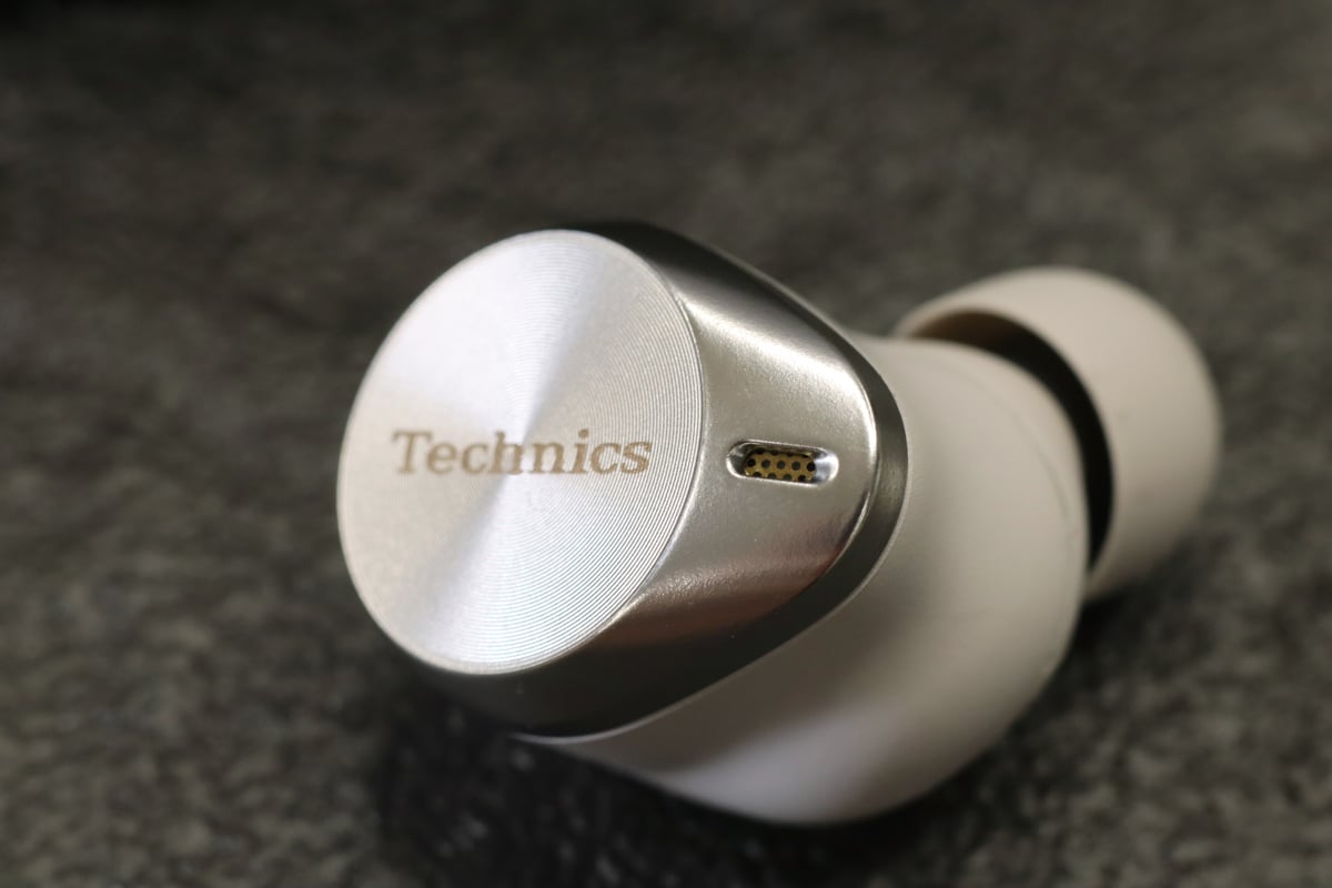 Technics 於 2021 年初開始涉足真無線耳機市場，其口碑相當不錯，事隔兩年有多，終於有第二代真無線耳機，分別有 EAH-AZ80 和 EAH-AZ60M2，於今日（20/6）正式在港舉行產品發佈會。