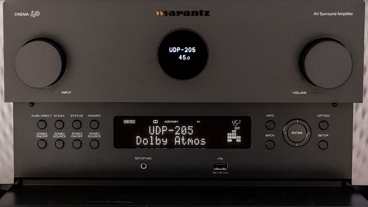 之前同大家測試過 Marantz 最新旗艦前後級 AV 10 和 AMP 10，表現的確一流，可算是其中一套最強家庭影院系統。當然，大部分用家都未必有這個預算和需要，如果要揀一體合併機的話，Marantz 新系列當中還有暫時最高階的 CINEMA 40。9.4 聲道輸出，支援 Dolby Atmos 以至 Auro-3D，還有 Dirac Live 可付費升級，依然足以提供相當全面的音效，今次就同大家測試一下。