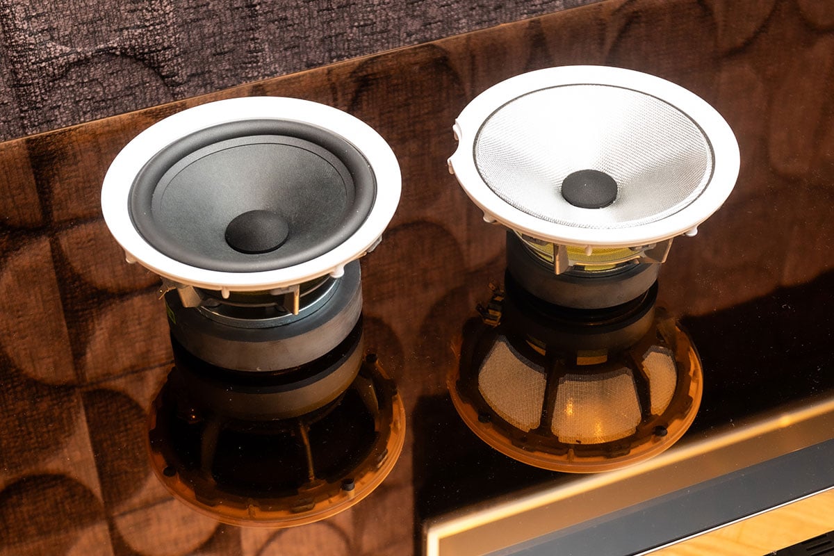 同屬 Masimo 集團旗下的 Bowers & Wilkins、Denon 以及 Marantz 一同舉行發佈會，一口氣公佈了一系列全新產品，包括 B&W 600 S3 喇叭系列、Denon AVR-X1800 A/V 擴音機、CEOL N12 迷你音響、Marantz Stereo 70s 兩聲道合併機以及 B&W Px7 S2e 頭戴式藍牙降噪耳機，陣容相當鼎盛，而且主要為萬元樓下價位，親民易入手。