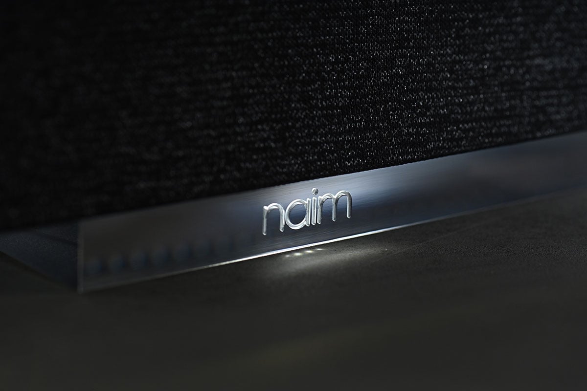 英國 Naim Audio 推出的 Mu-so 系列網絡串流喇叭，集音質、設計和功能於一身，自從推出以來一直都相當受歡迎，可算是音響名廠推出家用一體式喇叭早期最成功的例子之一。今次借到手測試的第二代 Mu-so、Mu-so Qb 在前作之上性能進一步提升，音質、功能都更強，今次就詳細測試一下它們的表現，也會比較一下 Mu-so 和 Mu-so Qb 之間的分別，以及應該如何選擇。