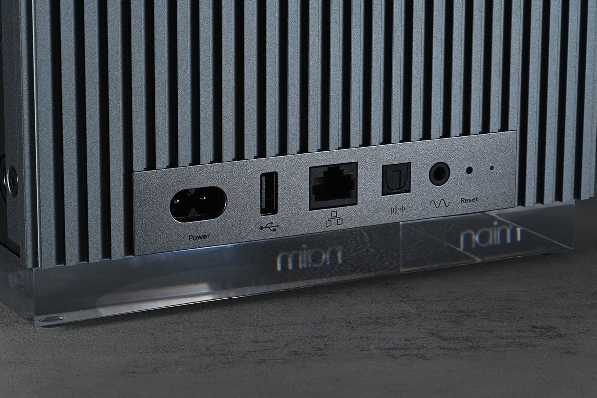 英國 Naim Audio 推出的 Mu-so 系列網絡串流喇叭，集音質、設計和功能於一身，自從推出以來一直都相當受歡迎，可算是音響名廠推出家用一體式喇叭早期最成功的例子之一。今次借到手測試的第二代 Mu-so、Mu-so Qb 在前作之上性能進一步提升，音質、功能都更強，今次就詳細測試一下它們的表現，也會比較一下 Mu-so 和 Mu-so Qb 之間的分別，以及應該如何選擇。