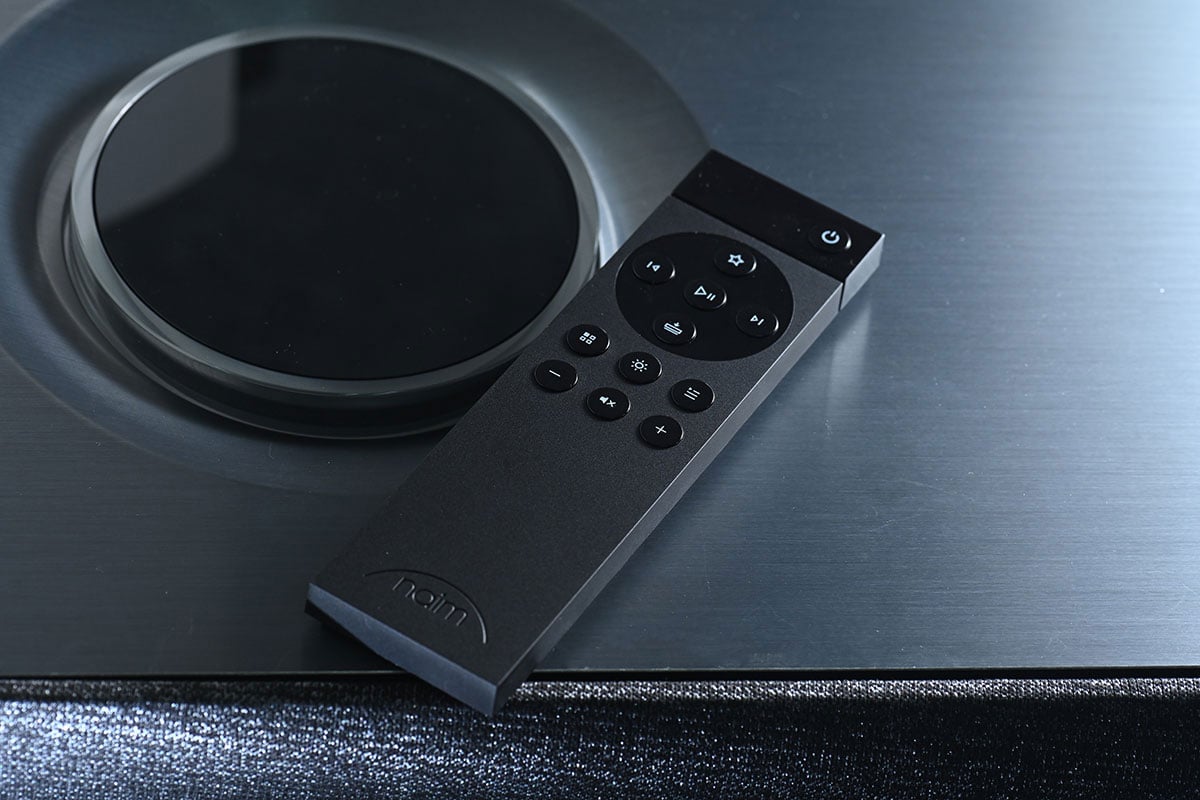 英國 Naim Audio 推出的 Mu-so 系列網絡串流喇叭，集音質、設計和功能於一身，自從推出以來一直都相當受歡迎，可算是音響名廠推出家用一體式喇叭早期最成功的例子之一。今次借到手測試的第二代 Mu-so、Mu-so Qb 在前作之上性能進一步提升，音質、功能都更強，今次就詳細測試一下它們的表現，也會比較一下 Mu-so 和 Mu-so Qb 之間的分別，以及應該如何選擇。