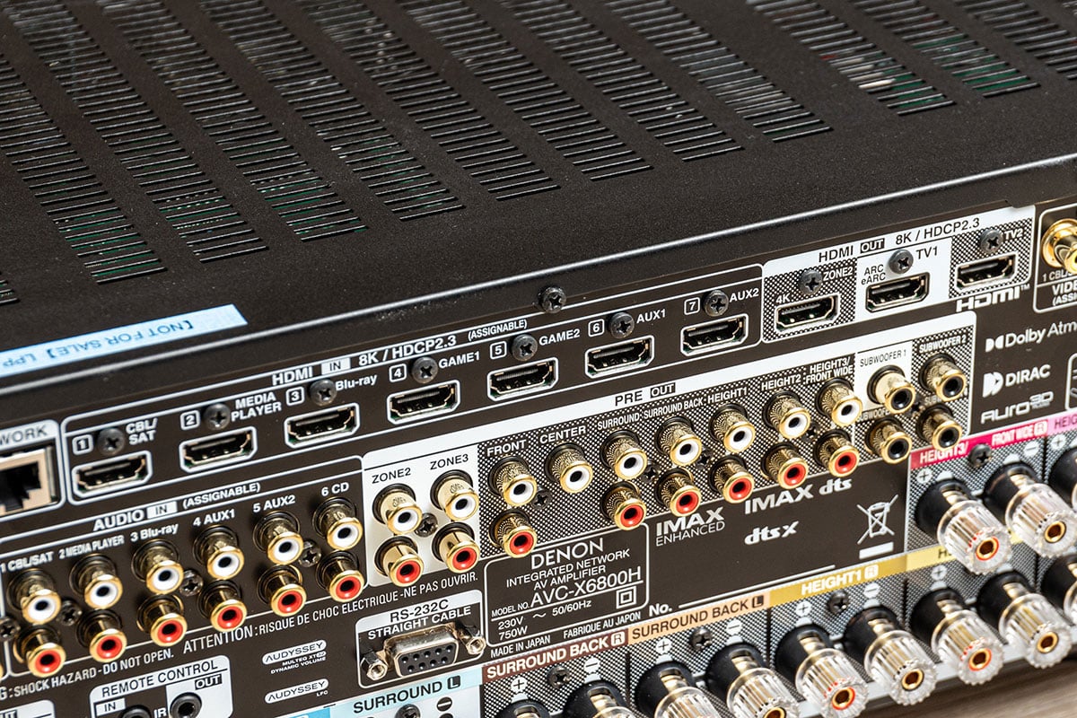 繼之前的 AVC-X3800H、AVC-X4800H 之後，Denon 的高階系列也終於迎來了升級，AVC-X6800H 成為了今年 Denon 第一部新機。轉用了 Denon 新一代的聲學架構，提供了 11.4 聲道輸出、13.4 聲道處理，如果覺得 15.4 聲道新旗艦 AVC-A1H 的規格和體型有點太「誇張」了一點的話，AVC-X6800H 會是更適合普通家居的次旗艦選擇。
