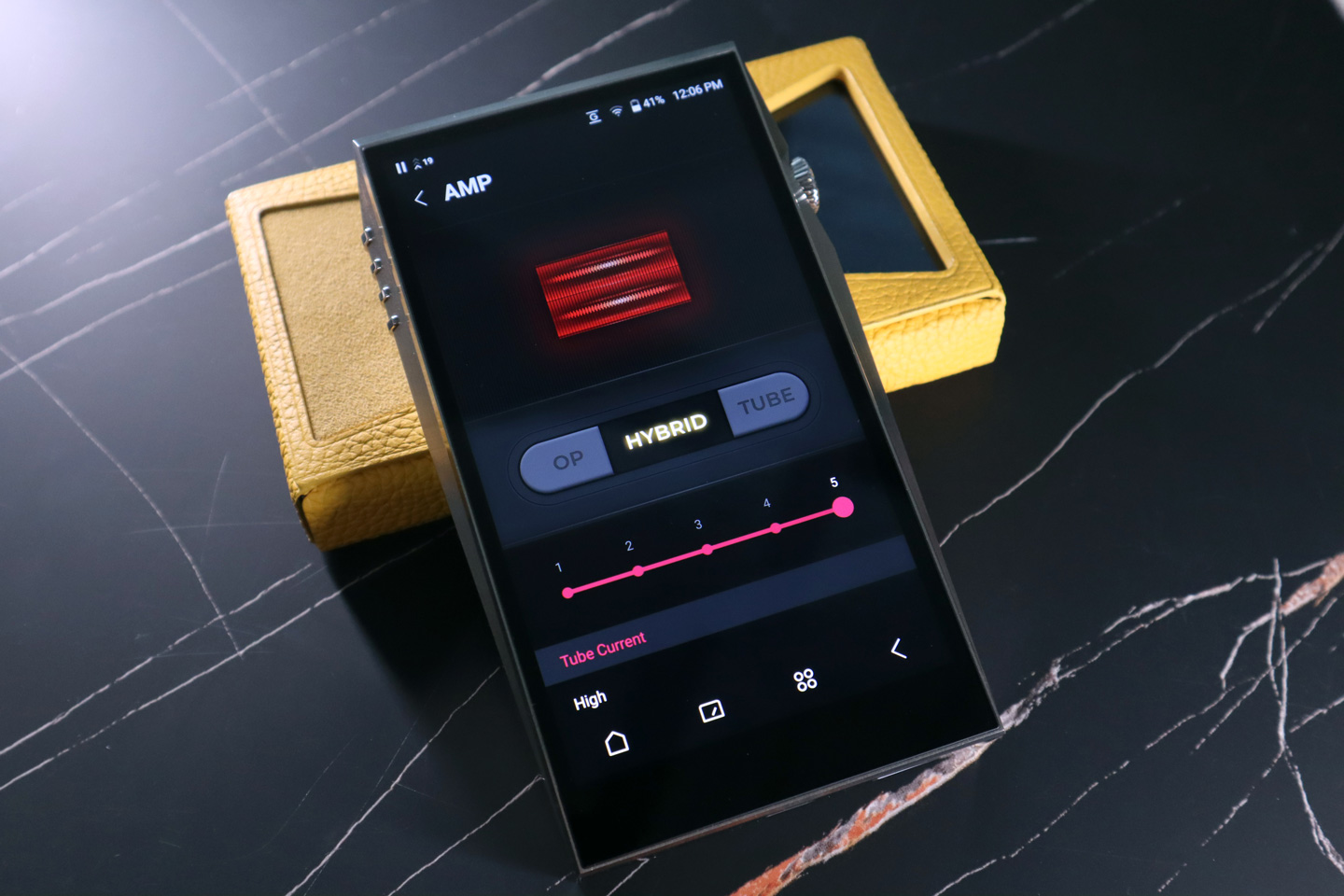 ECT 毅智科技代理的兩大品牌 Astell&Kern 和 FlipEars 最近紛紛推出新品，分別有 Astell&Kern 全新型號 A&ultima SP3000T 真空管播放器，以及與 Empire Ears 再度聯乘推出的 Novus 入耳式耳機。另有 FlipEars 最新升級之作 Aurora XXIV 和 Zurq XXIV，均換上全新動圈單元設計。
