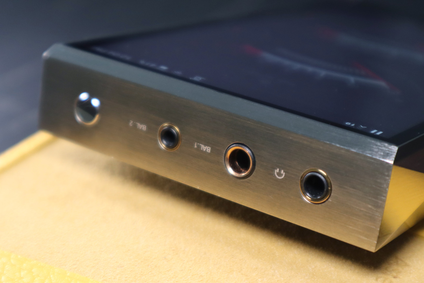 ECT 毅智科技代理的兩大品牌 Astell&Kern 和 FlipEars 最近紛紛推出新品，分別有 Astell&Kern 全新型號 A&ultima SP3000T 真空管播放器，以及與 Empire Ears 再度聯乘推出的 Novus 入耳式耳機。另有 FlipEars 最新升級之作 Aurora XXIV 和 Zurq XXIV，均換上全新動圈單元設計。