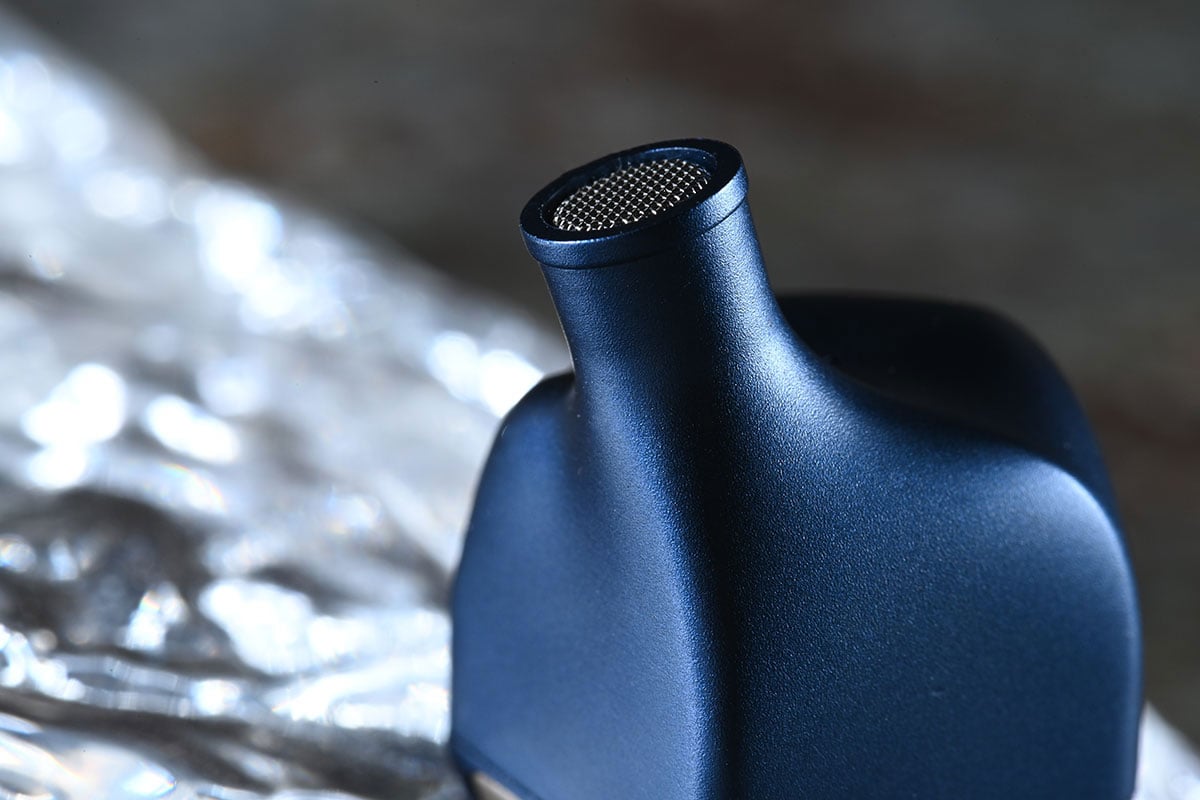 第一次見到 Project Ace 的外形，本能就覺得是 FAudio 的出品，但細睇又見到另一邊耳機上的 HiBy 標誌，原來 Project Ace 是 HiBy 聯乘 FAudio 推出的入耳式耳機。HiBy 近年的 DAP 可算叫好叫座，性價比相當高；而 FAudio 推出的 Major、Dark Sky 等都是自己最喜歡的動圈耳機，也是長期用家。所以本來就對兩者合作推出的 Project Ace 表現有不少期待，再睇埋價錢，有機會成為 $2,000 樓下最佳之選？