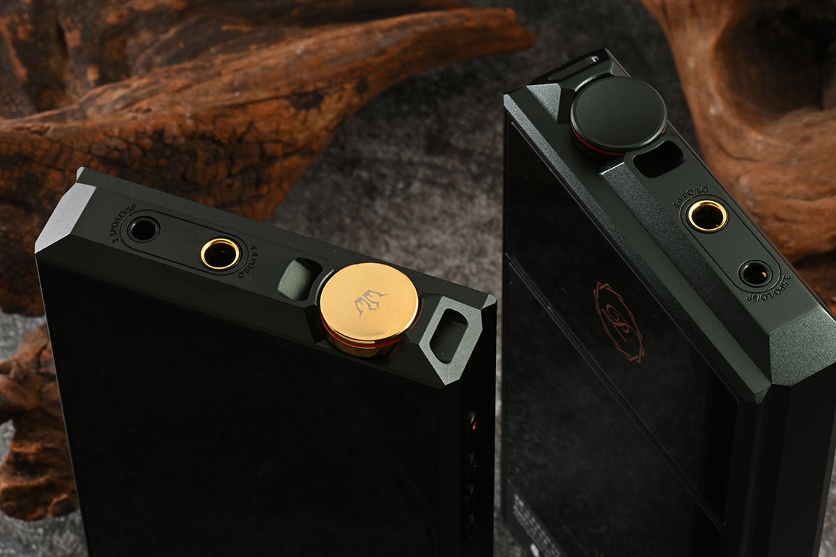 講到 Luxury & Precision 大家可能想到的是全電阻網路分立 R2R DAC 設計，不走平常路線，售價貴得來也的確有其獨到之處，有著別家模仿不來的音色，因此很受用家喜愛。今次最新推出的旗艦 E7 也是採用了獨特設計，配備已經停產的絕版 AK4497 解碼晶片，同時又有可換模組設計，既有自家獨特音色，又有後續擴展的各種可能性。
