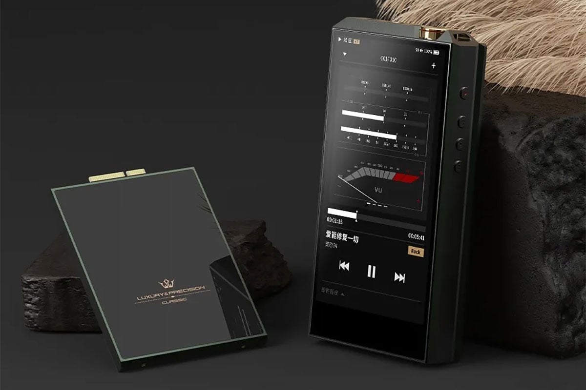 講到 Luxury & Precision 大家可能想到的是全電阻網路分立 R2R DAC 設計，不走平常路線，售價貴得來也的確有其獨到之處，有著別家模仿不來的音色，因此很受用家喜愛。今次最新推出的旗艦 E7 也是採用了獨特設計，配備已經停產的絕版 AK4497 解碼晶片，同時又有可換模組設計，既有自家獨特音色，又有後續擴展的各種可能性。