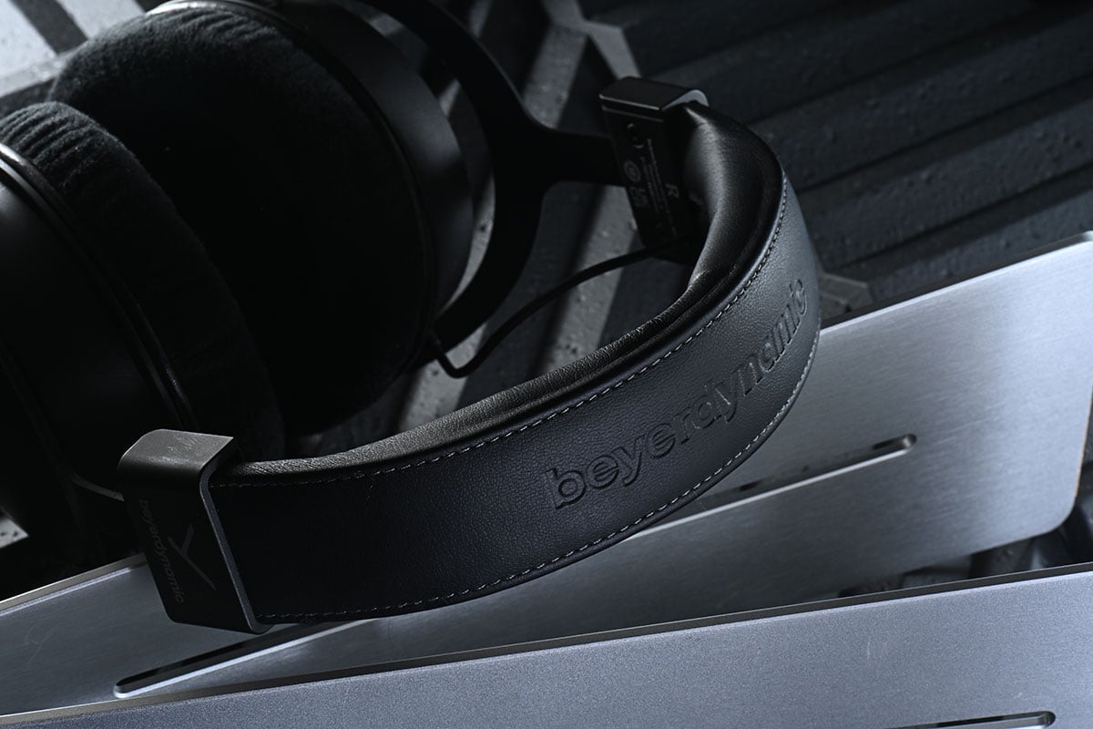 Beyerdynamic 的 DT 系列監聽耳機一向都極受專業錄音室和音樂製作人喜愛，1770 PRO、DT 1990 PRO 更可算是最經典的兩款型號。而最近隨著自家 Stellar.45 新一代動圈單元的推出，今次兩款經典型號都獲得升級，推出第二代的 DT 1770 PRO MKII 和 DT 1990 PRO MKII，究竟表現如何，和前作比較又有哪些提升？