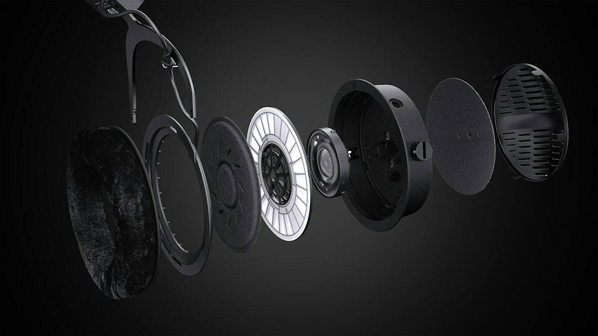 Beyerdynamic 的 DT 系列監聽耳機一向都極受專業錄音室和音樂製作人喜愛，1770 PRO、DT 1990 PRO 更可算是最經典的兩款型號。而最近隨著自家 Stellar.45 新一代動圈單元的推出，今次兩款經典型號都獲得升級，推出第二代的 DT 1770 PRO MKII 和 DT 1990 PRO MKII，究竟表現如何，和前作比較又有哪些提升？