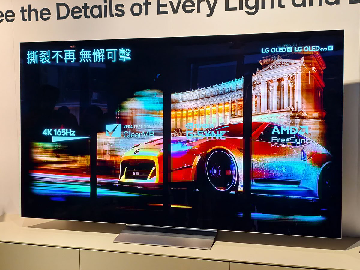 LG 最新在香港公佈了 2025 新一代 OLED evo AI TV G5、M5 系列，採用了第四代 OLED 面板，帶來更高亮度和更佳畫質，同時引入更豐富的 AI 功能和全新 AI Magic Remote，無論搜尋影片內容抑或設定電視都更方便。同時推出的還有同樣畫質和 AI 功能升級的 QNED evo AI 電視系列，以及小巧型格的 4K 投影機 CineBeam Q。