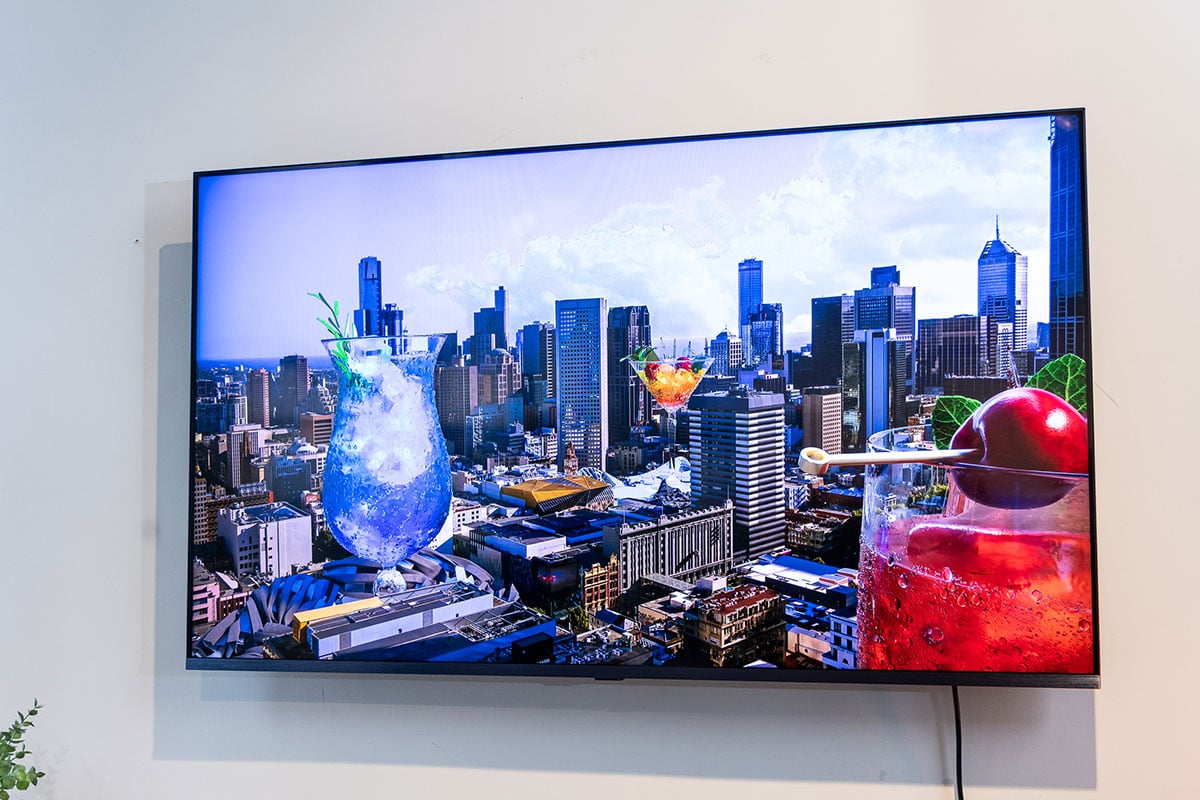 LG 最新在香港公佈了 2025 新一代 OLED evo AI TV G5、M5 系列，採用了第四代 OLED 面板，帶來更高亮度和更佳畫質，同時引入更豐富的 AI 功能和全新 AI Magic Remote，無論搜尋影片內容抑或設定電視都更方便。同時推出的還有同樣畫質和 AI 功能升級的 QNED evo AI 電視系列，以及小巧型格的 4K 投影機 CineBeam Q。