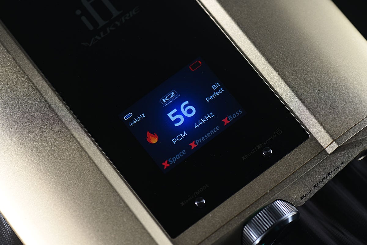 iFi 近年推出的便攜、可攜式解碼耳擴的產品線相當齊全，由小巧的 GO Link Max、GO Blu 到功能和推力更強的 Gryphon、Diablo 2，選擇十分豐富，今次最新推出的 iDSD Valkyrie 則是便攜系列的最高階旗艦之作。我們之前也訪問過 iFi 創辦人之一 Vincent 了解過，新機除了用料十足之外，調聲方面也落了不少功夫，K2HD 和 DSD1024 Remastering 的「功效」試過之後，更加覺得驚喜十足。