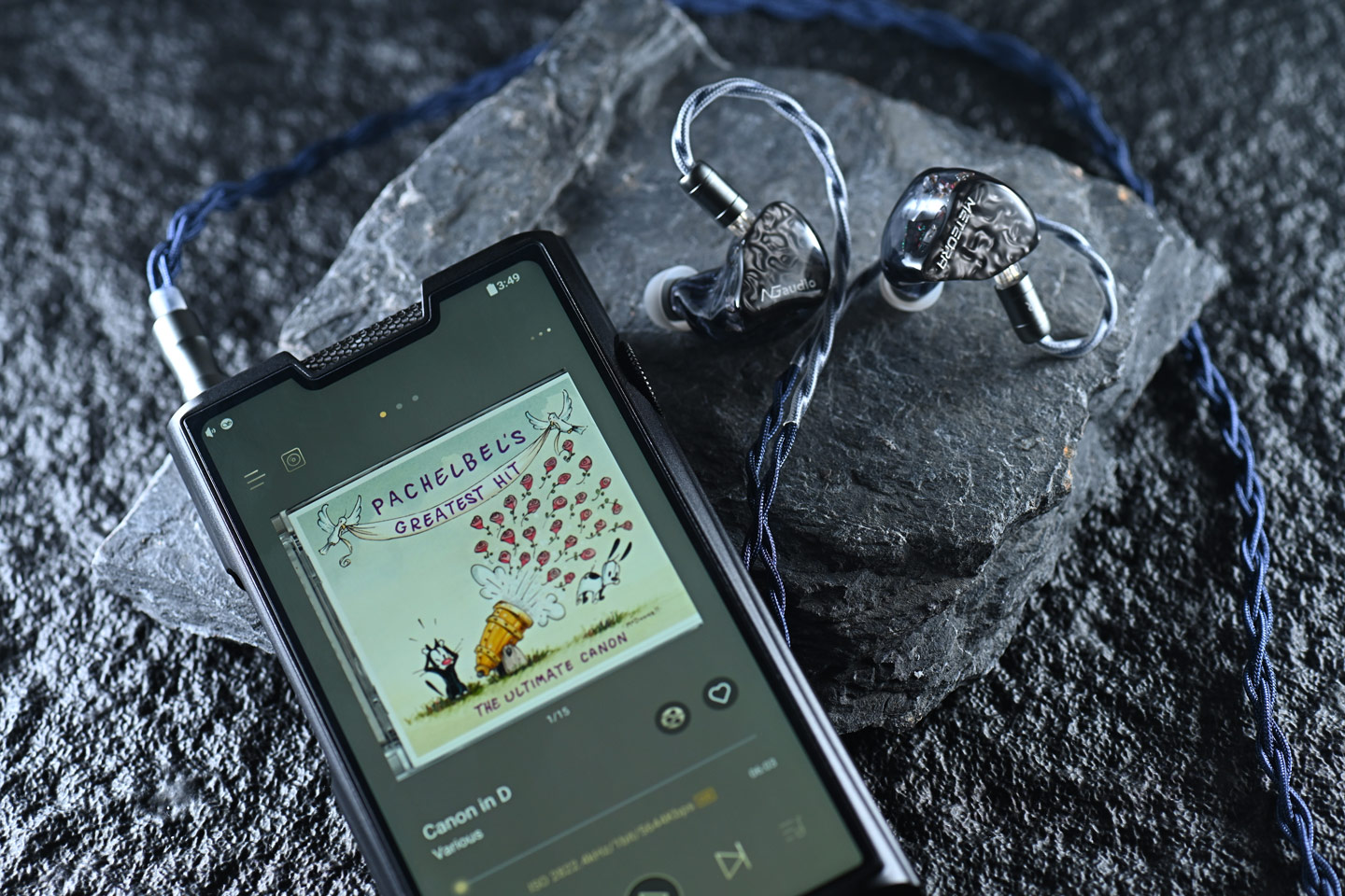 NGaudio 在推出 Erebus 之後，積極吸納用戶反饋，隨即展開新耳機的研發。Meteora 的設計理念圍繞「熱情與奔放」，象徵著音樂與靈魂的昇華。其名稱源自希臘語，意指「天空之上」或「懸浮空中」。作為品牌的旗艦產品，Meteora 不僅在外觀上精緻，音質表現也相當出色，特別是在音場的寬闊性和動態響應上，不但滿足了對音質有高要求的用家，亦展示了 NGaudio 在音響技術上的地位。