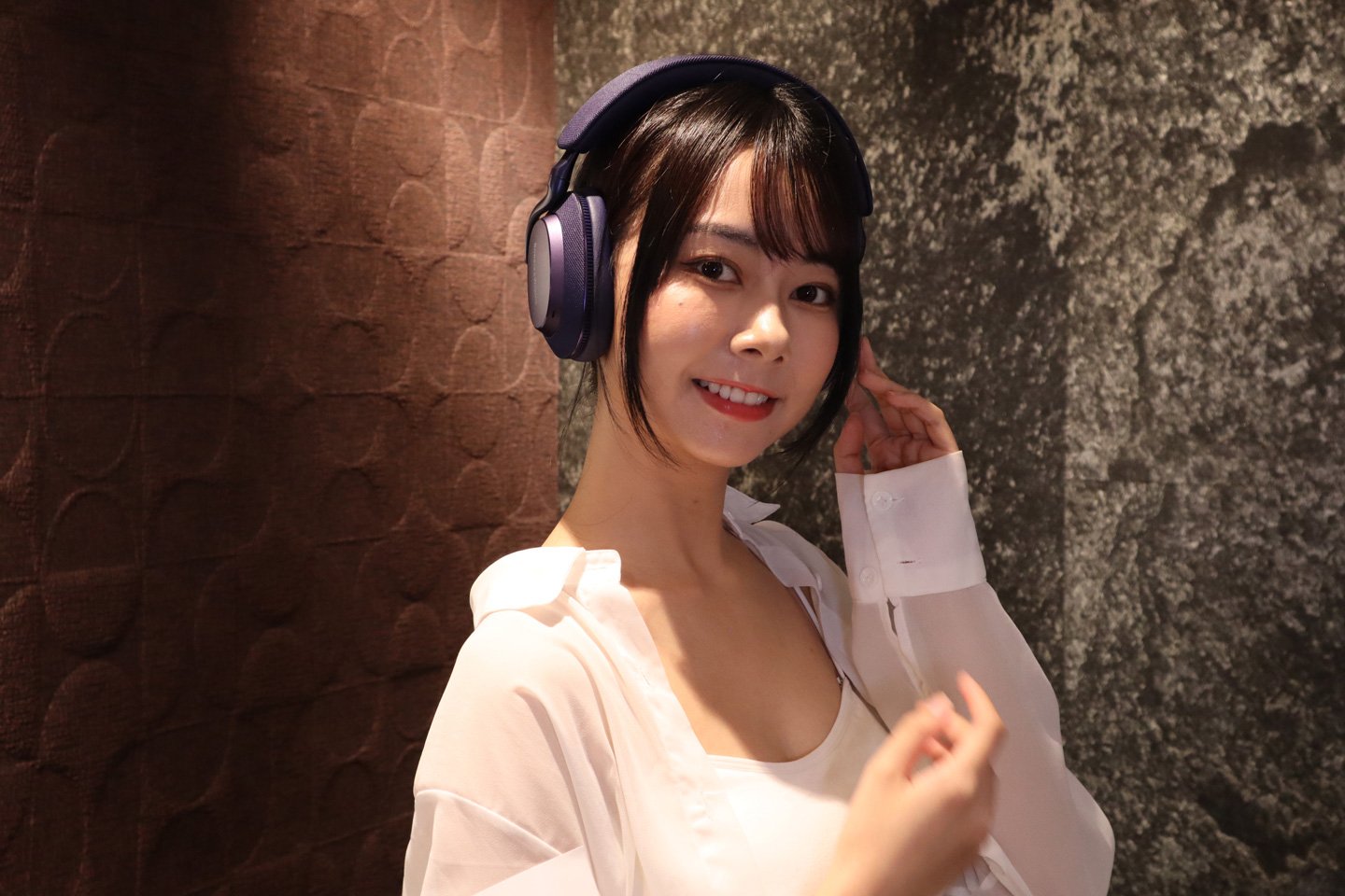 Bowers & Wilkins 在今日（4 月 30 日）於香港舉行的發佈會上，隆重推出了全新的 Px7 S3 頭戴式無線降噪耳機。作為該系列的第 4 代產品，Px7 S3 在性能和設計上都達到了相當成熟的水平，旨在為用家提供卓越的音質、舒適度和降噪效果。