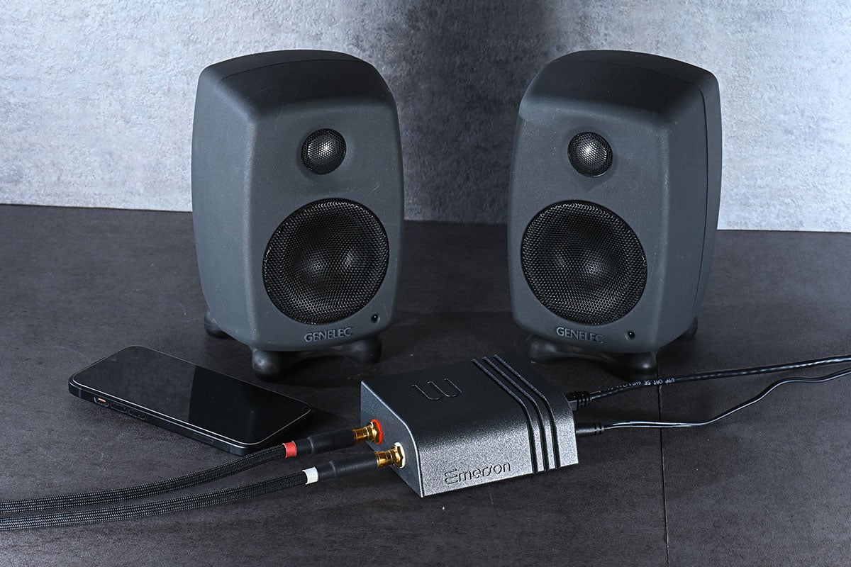 Wattson Audio 是來自瑞士的音響品牌，現時是瑞士 Hi-End 音響品牌 CH Precision 的直屬牌子，之前的母公司 Engineered SA 就是瑞士音響設計代工的龍頭生產商。今次測試的一萬元價位串流解碼 Emerson Analog，就用到十倍至二十倍價錢 Hi-End 器材的同款串流模組。小巧低調的設計，方便為家居音響系統加入齊全的網絡串流功能，至於實際的音效和操作體驗，今次就和大家詳細測試一下。