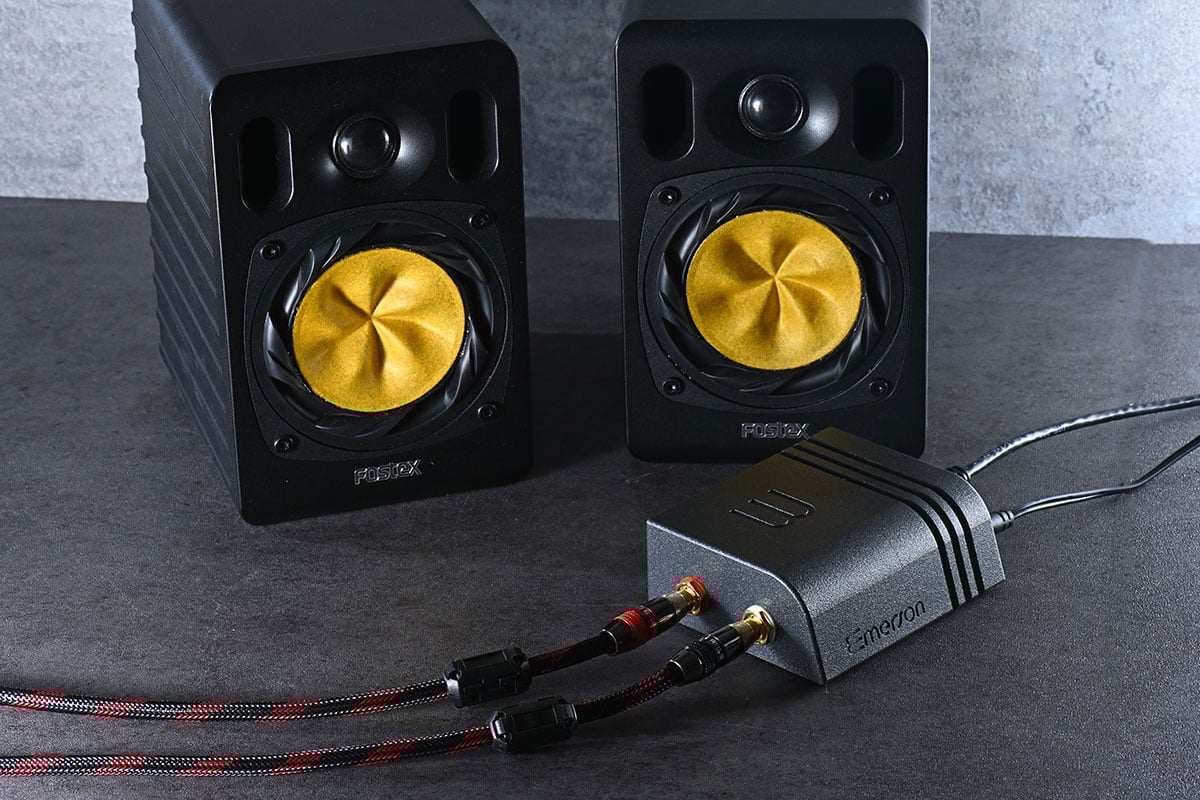 Wattson Audio 是來自瑞士的音響品牌，現時是瑞士 Hi-End 音響品牌 CH Precision 的直屬牌子，之前的母公司 Engineered SA 就是瑞士音響設計代工的龍頭生產商。今次測試的一萬元價位串流解碼 Emerson Analog，就用到十倍至二十倍價錢 Hi-End 器材的同款串流模組。小巧低調的設計，方便為家居音響系統加入齊全的網絡串流功能，至於實際的音效和操作體驗，今次就和大家詳細測試一下。