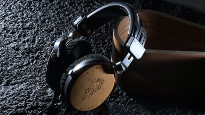 【評測】Tago Studio × Ichiro’s Malt - T3-01 Historic Phone：酒桶木材的天然質感