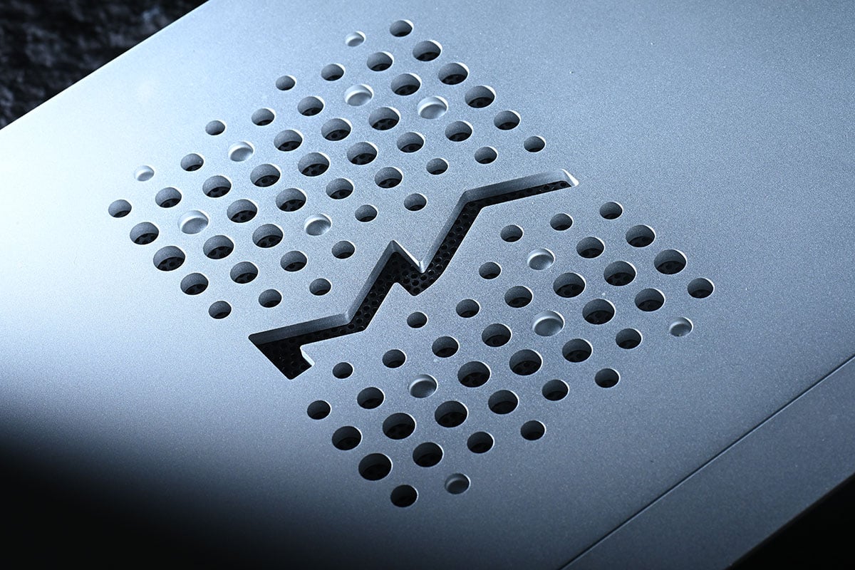 Matrix Audio 近年推出的產品的確愈來愈吸引，今次最新推出的 TS-1 數碼音樂播放器除了具備超齊全的音樂串流功能之外，各種接駁、播放功能也極之全面，可說專為配搭耳機和主動式喇叭而設，作為桌面音響系統的核心相當萬能，而且由操作到音質的表現都相當有驚喜。