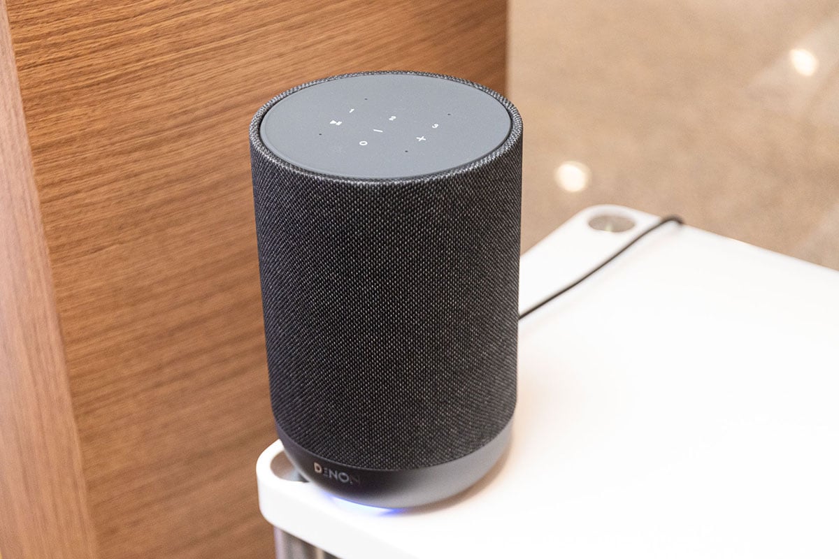 Denon 最新 Denon Home 系列網絡串流喇叭最近正式抵港，3 款新型號 Denon Home 200、400 及 600 都加入了 Dolby Atmos 3D 音效的支援，而且配備了 HEOS 3.0 系統，進一步加強音樂串流體驗。同場推出的還有 Denon 首款支援藍牙發射功能的黑膠唱盤 DP-500BT，以及 B&W 兩款熱賣藍牙耳機 Pi8、Px7 S3 帶來新配色選擇。