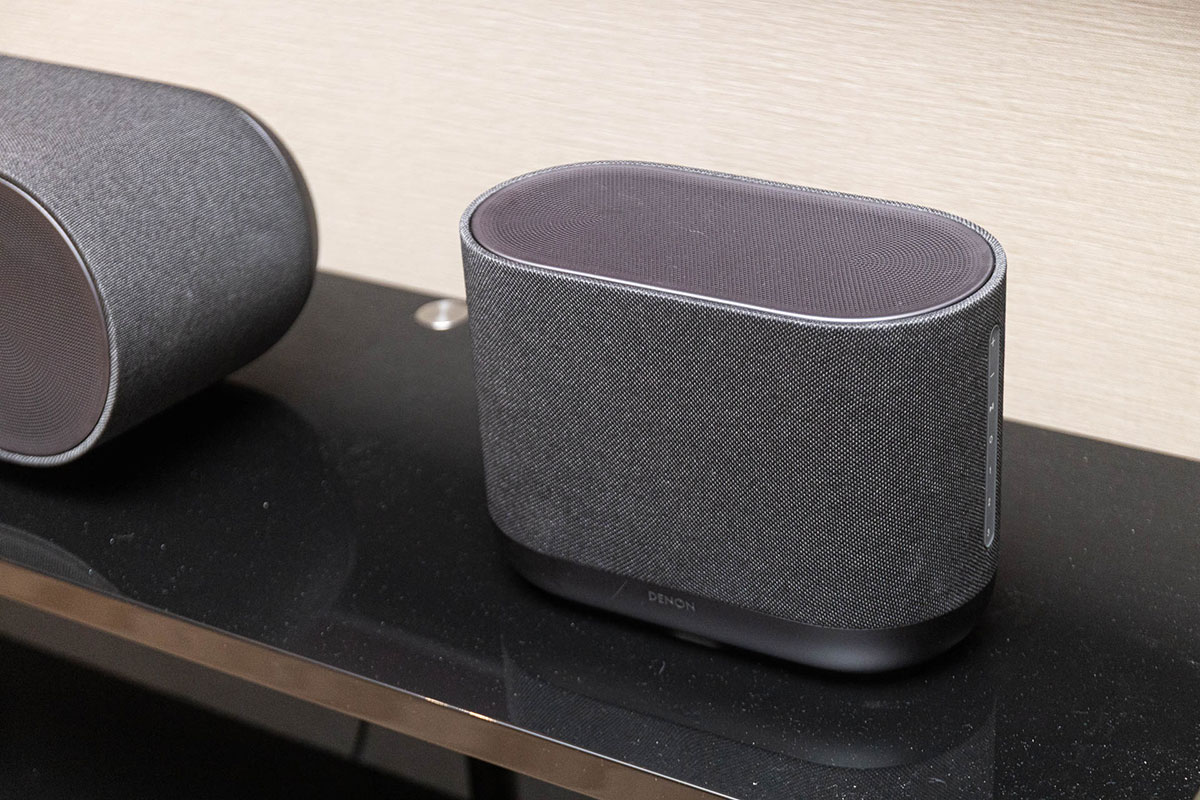 Denon 最新 Denon Home 系列網絡串流喇叭最近正式抵港，3 款新型號 Denon Home 200、400 及 600 都加入了 Dolby Atmos 3D 音效的支援，而且配備了 HEOS 3.0 系統，進一步加強音樂串流體驗。同場推出的還有 Denon 首款支援藍牙發射功能的黑膠唱盤 DP-500BT，以及 B&W 兩款熱賣藍牙耳機 Pi8、Px7 S3 帶來新配色選擇。