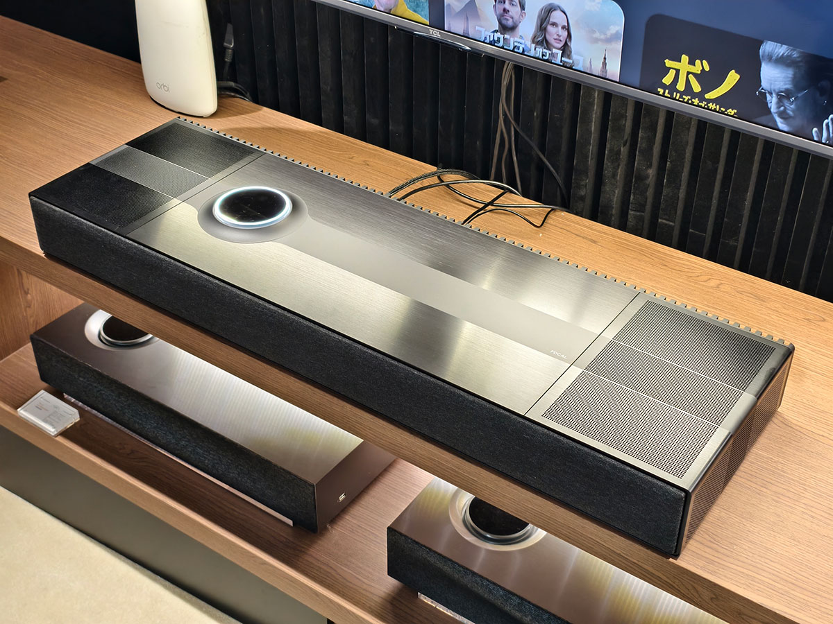 近年音響界最令人矚目的跨國合作之一，莫過於法國喇叭名廠 Focal 與英國音響名門 Naim Audio。兩者不單在技術上互補長短，更在全球積極推廣 「Focal Powered by Naim」精品店概念，旨在打破傳統音響店的局限，為用家提供一站式的頂級試聽空間。而香港代理 Soundwave Audio 就正式宣佈，全新「Focal Powered by Naim」Shop-in-Shop 精品概念店已登陸香港並落戶荔枝角，而且同步帶來重量級一體化音響系統 Focal Mu-so Hekla。